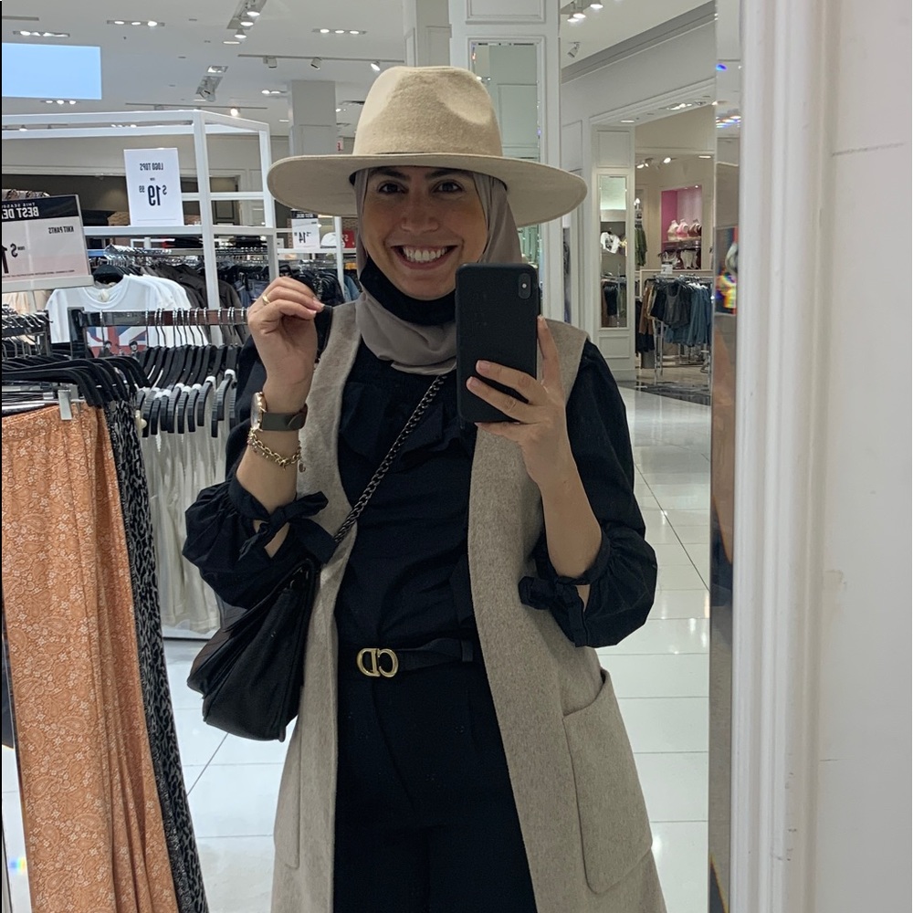 Meet your Posher, Hadeer